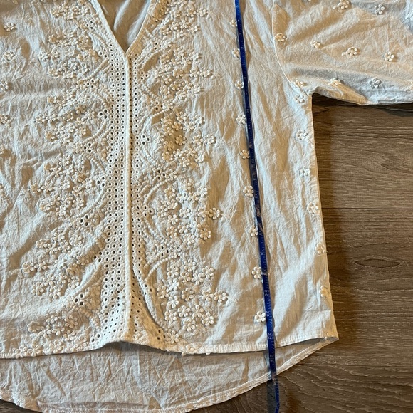 Women's White Eyelet cotton floral boho Shirt - Picture 7 of 9